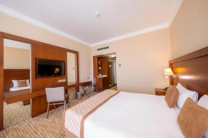 Salamis Bay Conti Resort Hotel & Casino Famagusta  Quarto foto A room at the hotel
